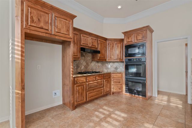 111 Red Oak Drive, Krugerville, TX 76227