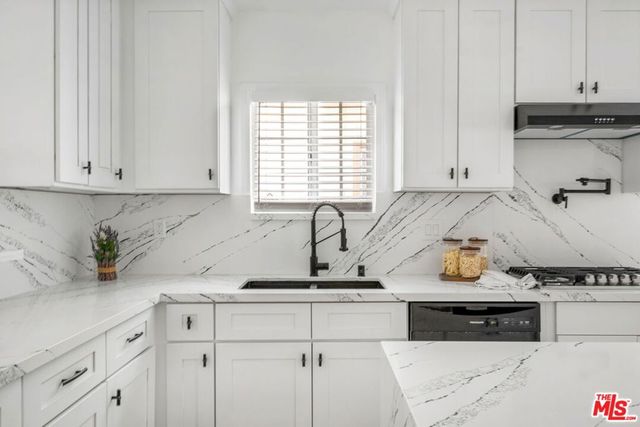 4137 W 58th Place, Los Angeles, CA 90043