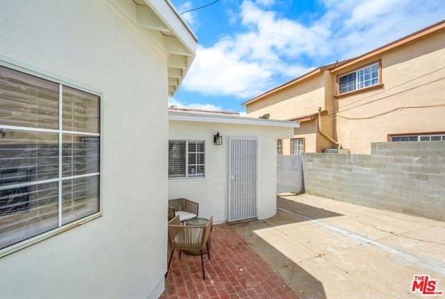 4137 W 58th Place, Los Angeles, CA 90043