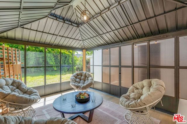 4137 W 58th Place, Los Angeles, CA 90043
