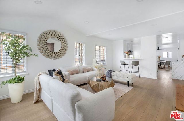 4137 W 58th Place, Los Angeles, CA 90043