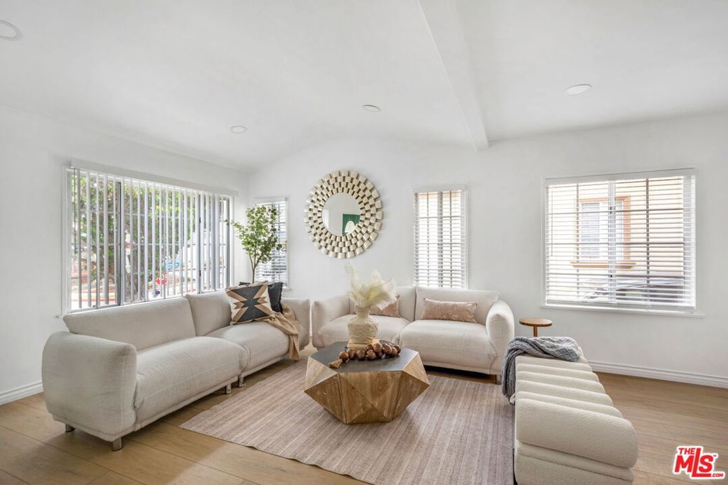 4137 W 58th Place, Los Angeles, CA 90043