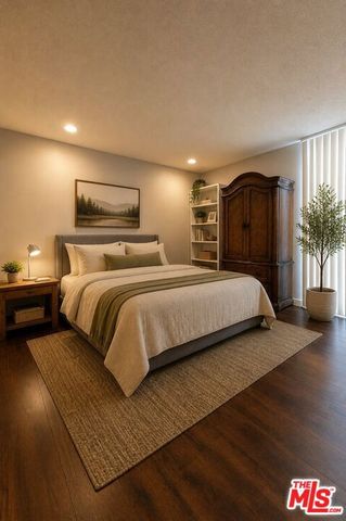 8601 International Avenue 210, Canoga Park, CA 91304