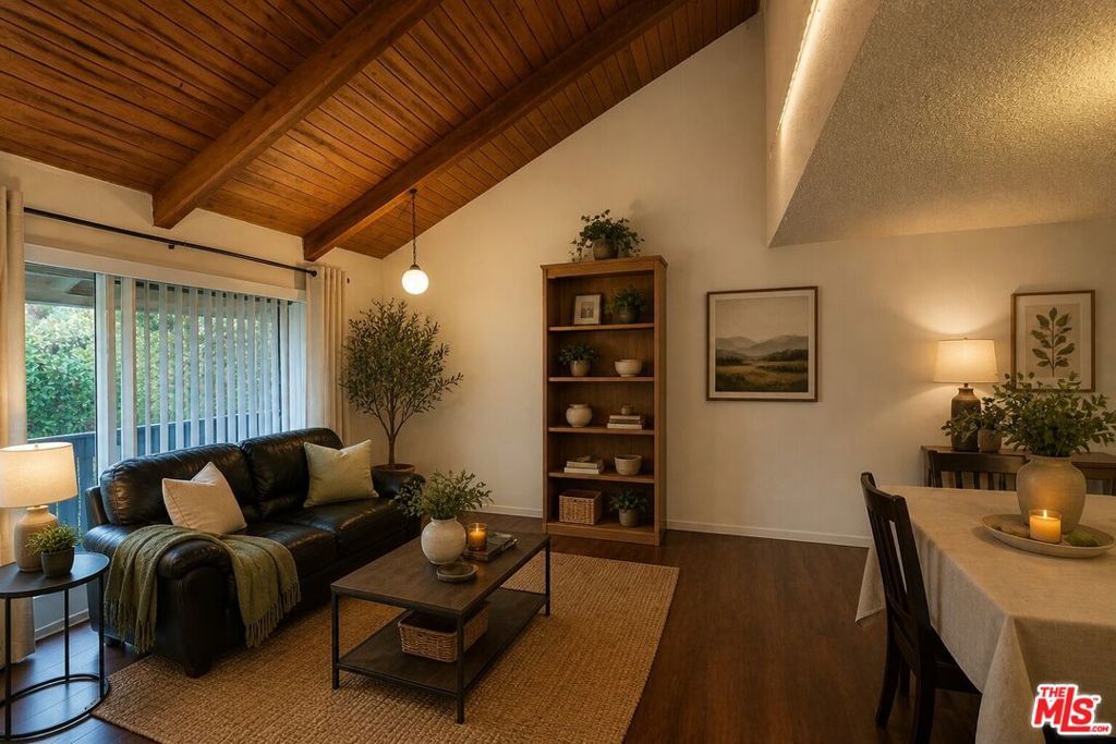 8601 International Avenue 210, Canoga Park, CA 91304