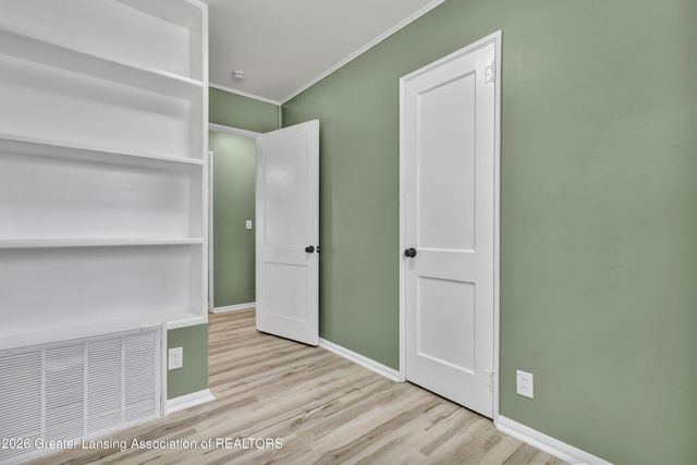 1325 Roselawn Avenue, Lansing, MI 48915