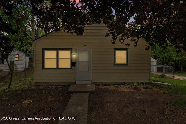 1325 Roselawn Avenue, Lansing, MI 48915