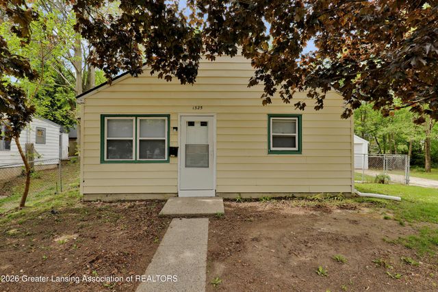 1325 Roselawn Avenue, Lansing, MI 48915