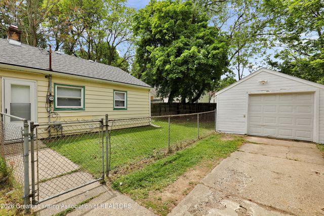 1325 Roselawn Avenue, Lansing, MI 48915