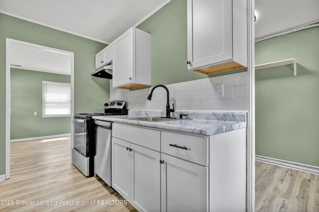 1325 Roselawn Avenue, Lansing, MI 48915