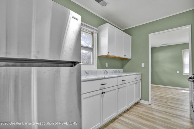 1325 Roselawn Avenue, Lansing, MI 48915