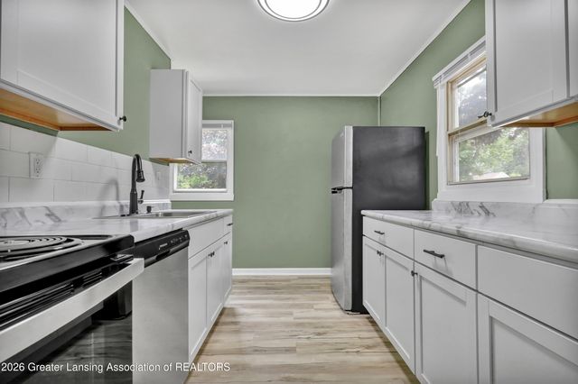 1325 Roselawn Avenue, Lansing, MI 48915