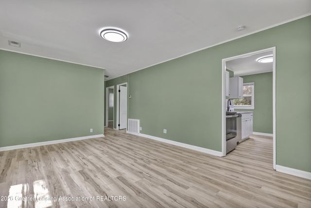1325 Roselawn Avenue, Lansing, MI 48915