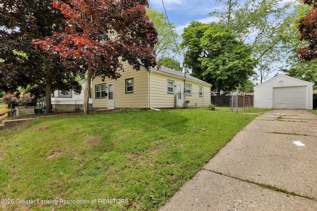 1325 Roselawn Avenue, Lansing, MI 48915