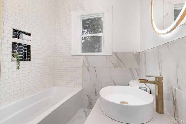 1516 N Carolina Street, Saginaw, MI 48602