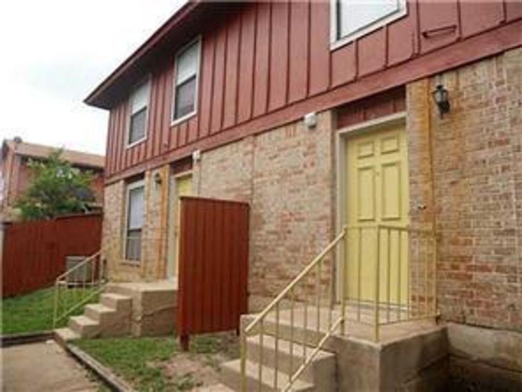 1317 Southport DR B, Austin, TX 78704