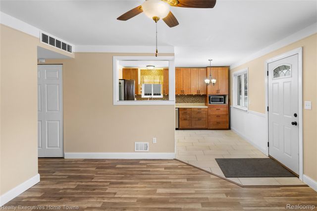 19127 Colorado Street, Roseville, MI 48066