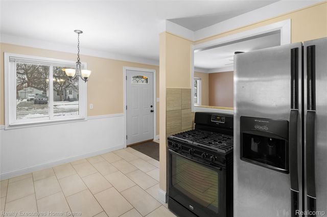 19127 Colorado Street, Roseville, MI 48066