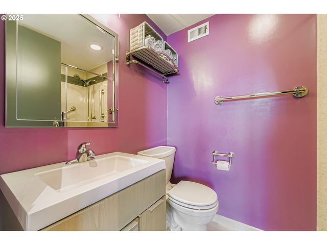 111 Sw HARRISON St 15F, Portland, OR 97201