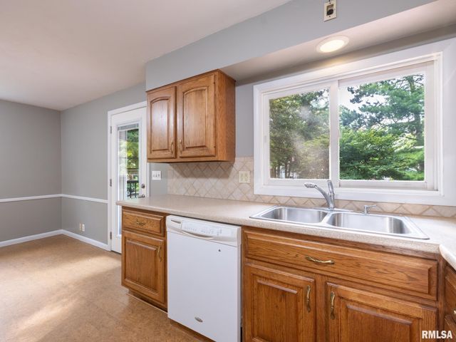 1039 W WONDERVIEW Drive, Dunlap, IL 61525