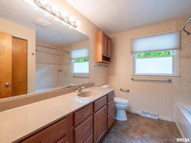 1039 W WONDERVIEW Drive, Dunlap, IL 61525