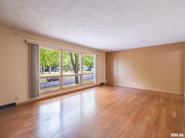 1039 W WONDERVIEW Drive, Dunlap, IL 61525