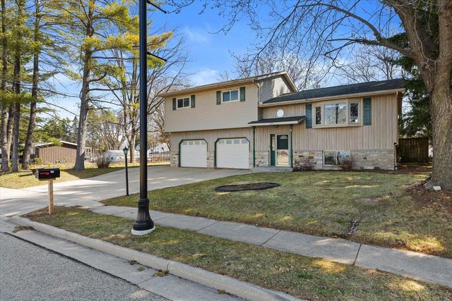 609 Clinton STREET, Horicon, WI 53032