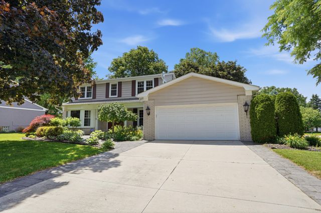1810 Hickory Bark Lane, Bloomfield Hills, MI 48304