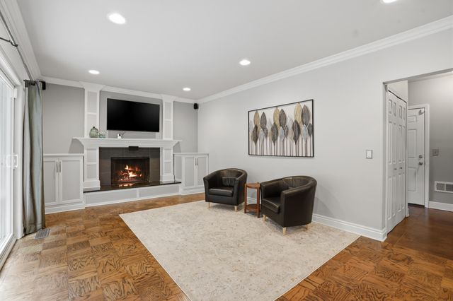 1810 Hickory Bark Lane, Bloomfield Hills, MI 48304
