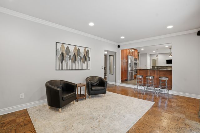 1810 Hickory Bark Lane, Bloomfield Hills, MI 48304