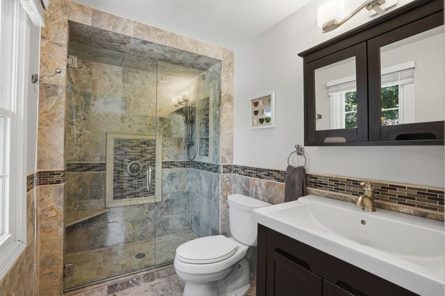 1810 Hickory Bark Lane, Bloomfield Hills, MI 48304