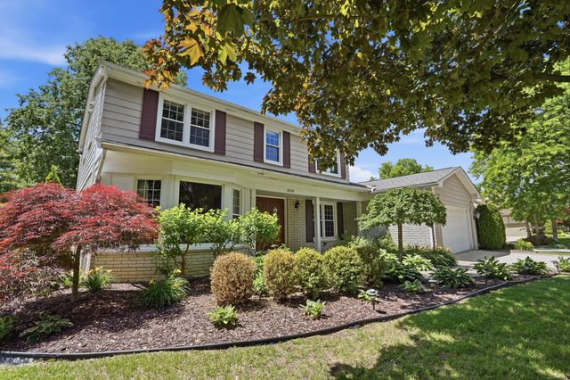 1810 Hickory Bark Lane, Bloomfield Hills, MI 48304