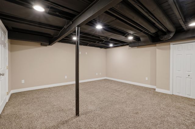 1810 Hickory Bark Lane, Bloomfield Hills, MI 48304