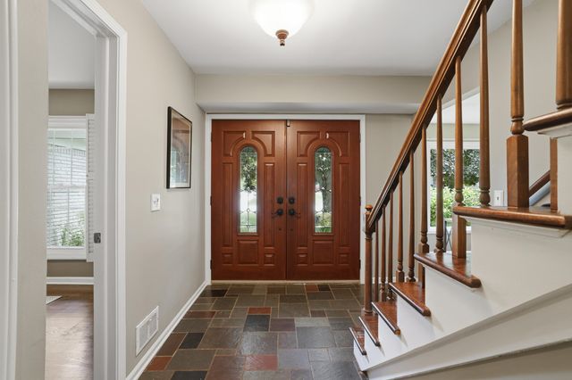 1810 Hickory Bark Lane, Bloomfield Hills, MI 48304