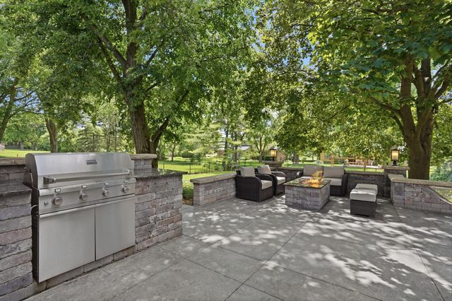 1810 Hickory Bark Lane, Bloomfield Hills, MI 48304