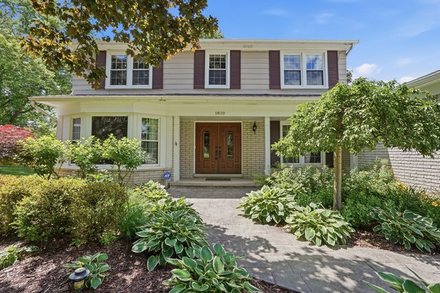 1810 Hickory Bark Lane, Bloomfield Hills, MI 48304