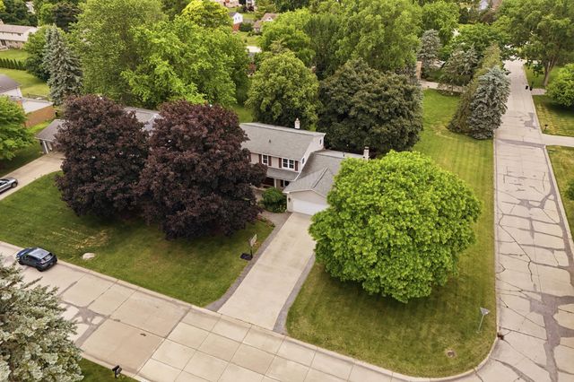 1810 Hickory Bark Lane, Bloomfield Hills, MI 48304