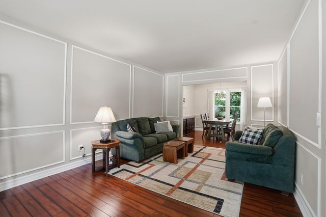 1810 Hickory Bark Lane, Bloomfield Hills, MI 48304