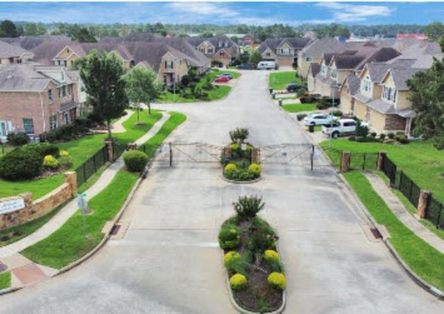 8530 Sunset Loch Drive, Spring, TX 77379