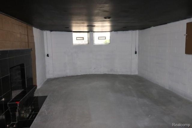 1609 E Court Street, Flint, MI 48503