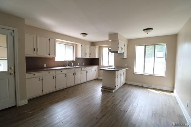 1609 E Court Street, Flint, MI 48503