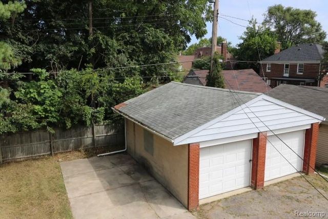 1609 E Court Street, Flint, MI 48503