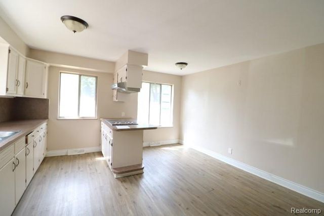 1609 E Court Street, Flint, MI 48503