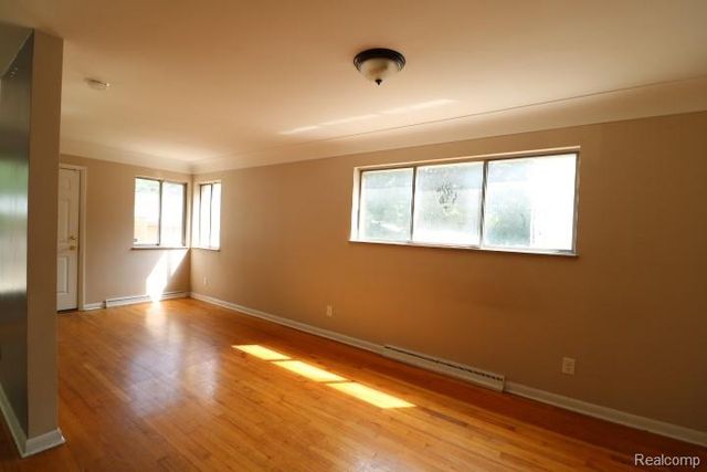1609 E Court Street, Flint, MI 48503