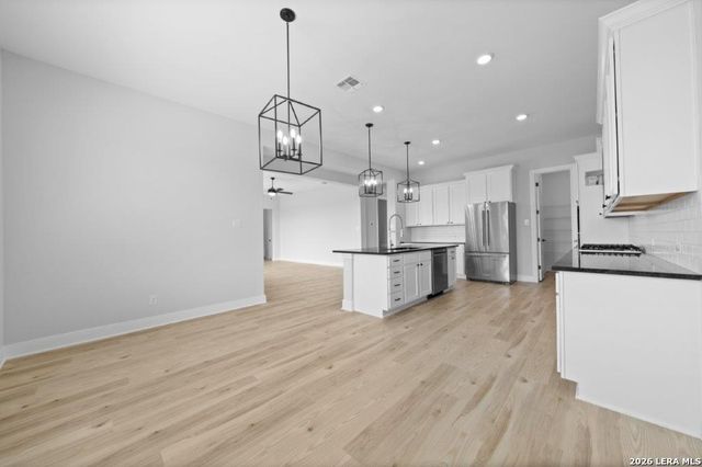 174 AZALEA ALY, Castroville, TX 78009