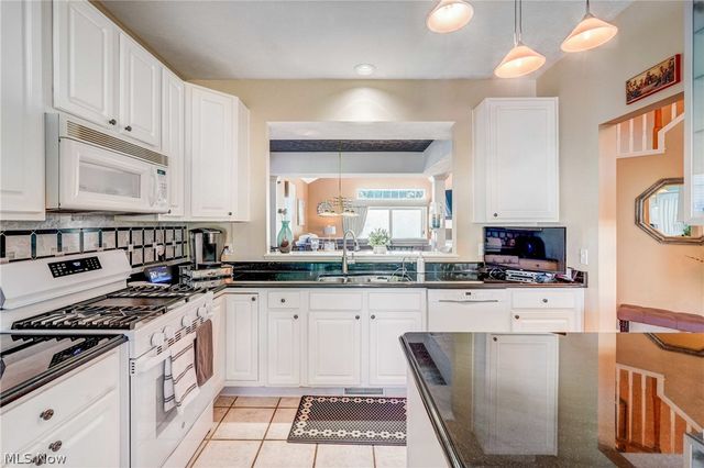 2611 Piedmont Court 44, Westlake, OH 44145