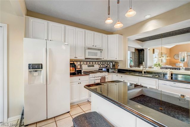 2611 Piedmont Court 44, Westlake, OH 44145