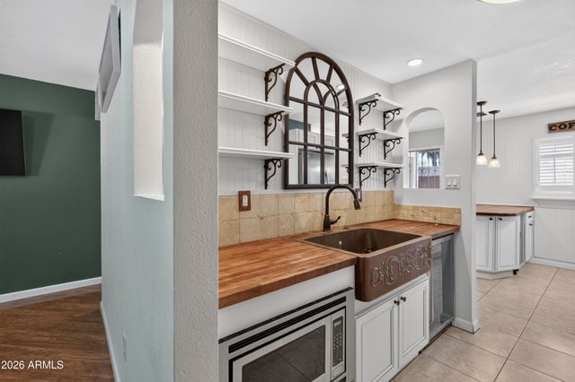 2925 W Palm Lane, Phoenix, AZ 85009