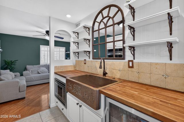 2925 W Palm Lane, Phoenix, AZ 85009