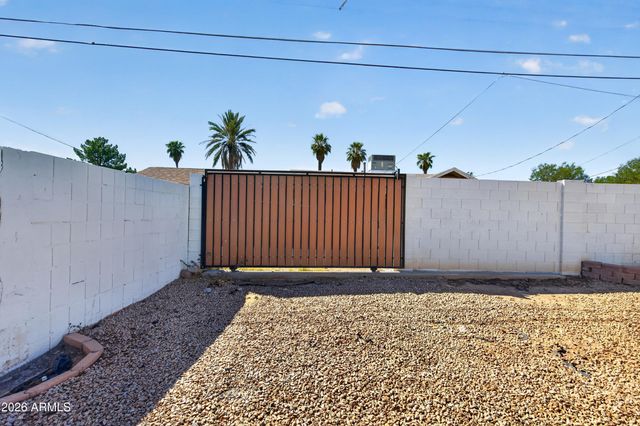 2925 W Palm Lane, Phoenix, AZ 85009