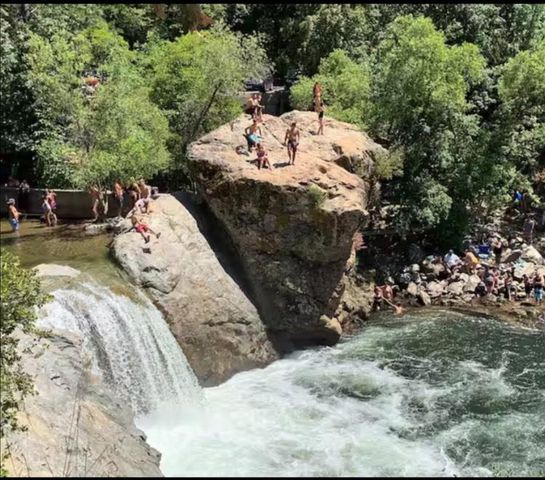 19418 Ferretti Road, Groveland, CA 95321